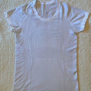 Lululemon Swiftly Tech Short Sleeve Womens size 6 in Heathered White